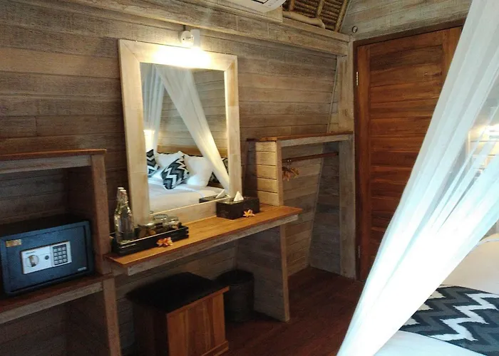 Honeybee Huts 4* Nusa Lembongan